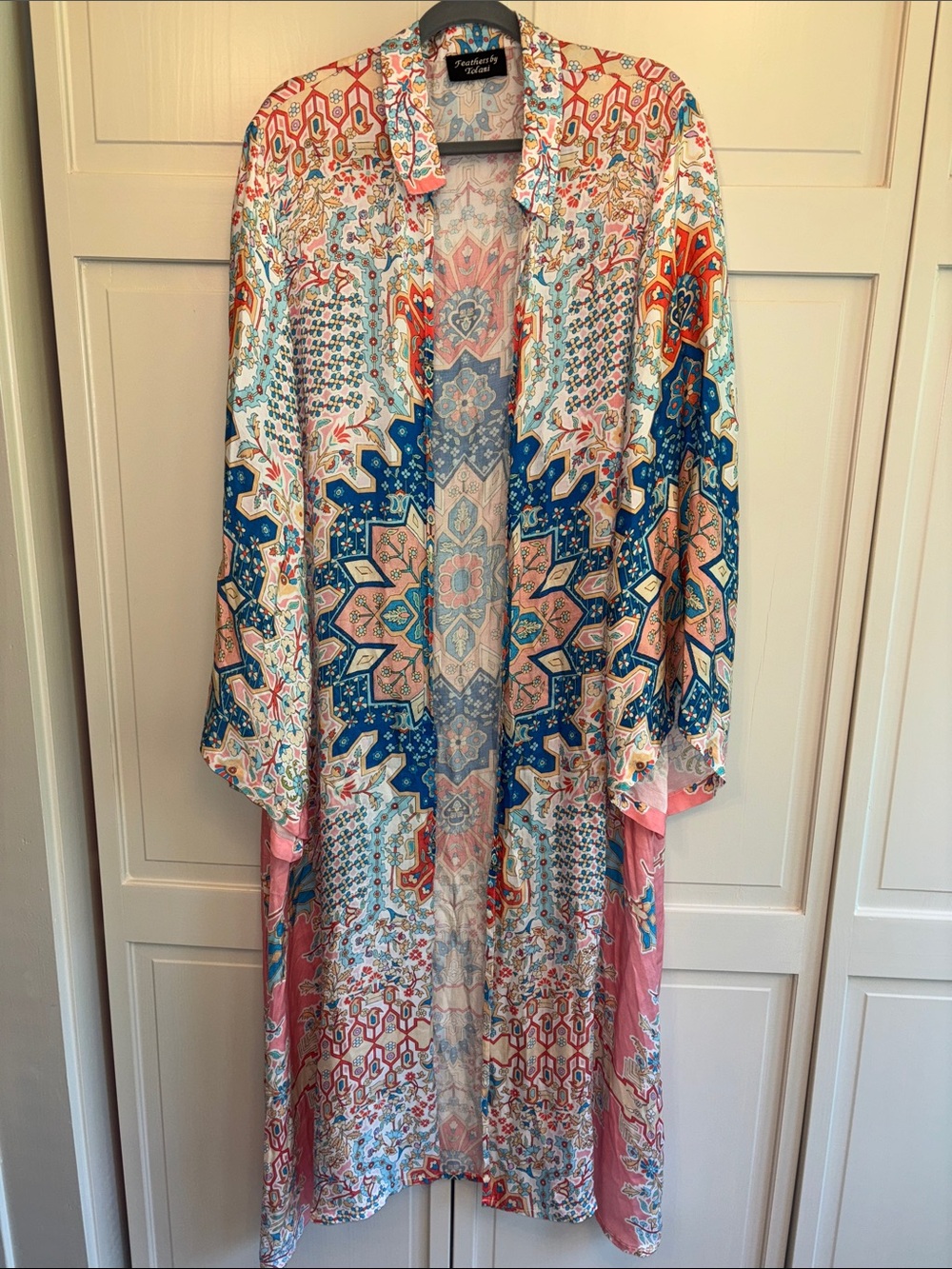 Long vibrant bell sleeve kimono Feathers by Tolani